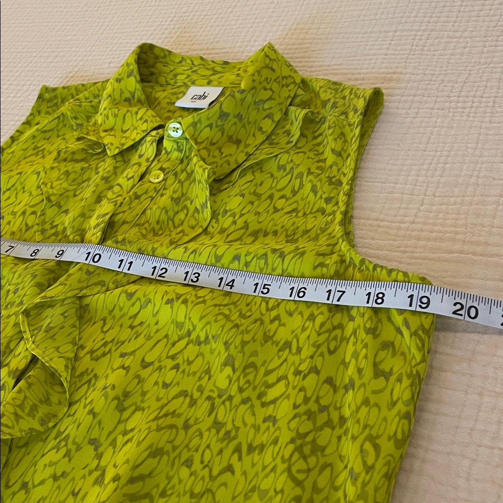 Chartreuse Reign Button Down Ruffle Top/Blouse size Small - Picture 5 of 7